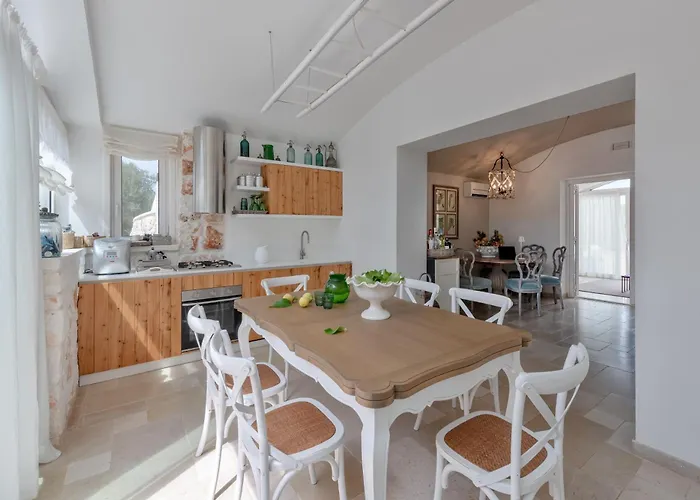 Trullo Delle Rondini 빌라 *