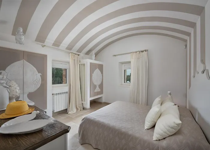 Trullo Delle Rondini 오스투니